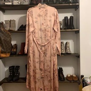 Wilfred Jackets & Coats - 100% silk Aritzia Wilfred robe! Wilfred Jackets & Coats - 100% silk Aritzia Wilfred robe!
